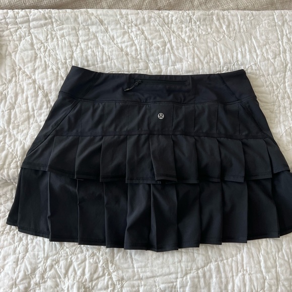 Lululemon Tennis Skort Size 8 Black - Picture 1 of 6